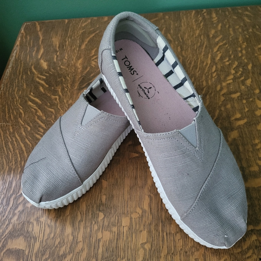 Toms canvas slip ons